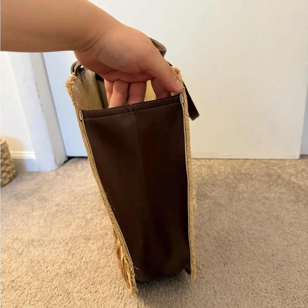 Elegant Large Floral Woven Tote Bag - Picture 9 of 12